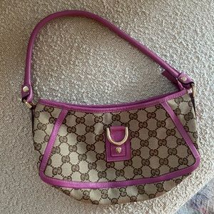 Perfect condition Gucci GG Canvas Abbey Pochette